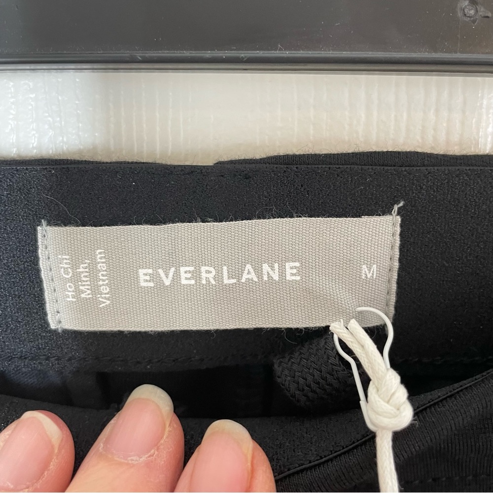 NEW WITH TAGS Everlane Black Dream Comfort Pant in Size Medium - Picture 4 of 9